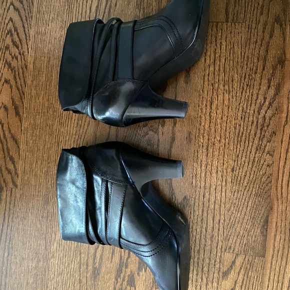 Coach and Four Leather Boots. - Picture 4 of 7